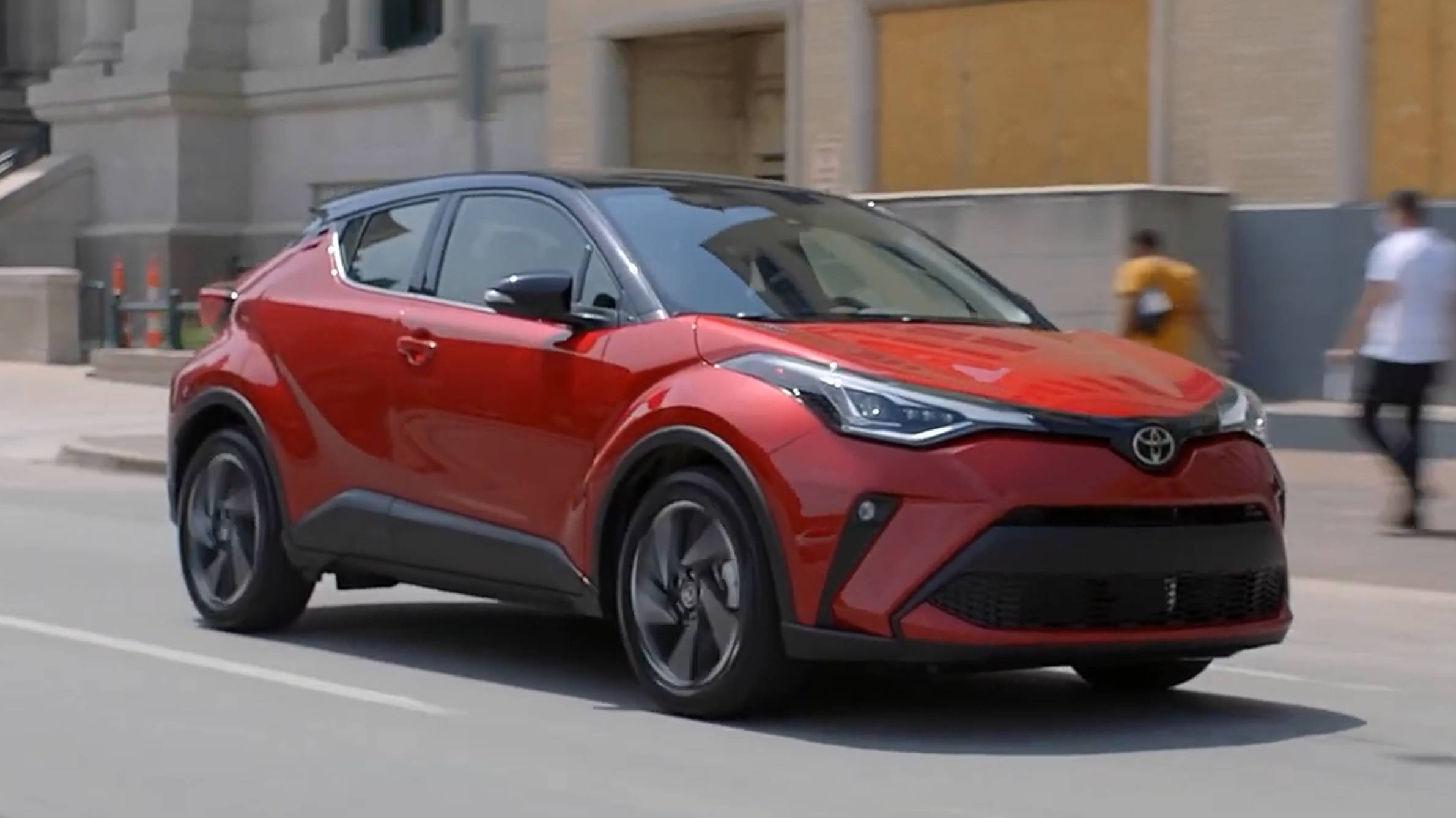 2021_Toyota_C-HR_Lights