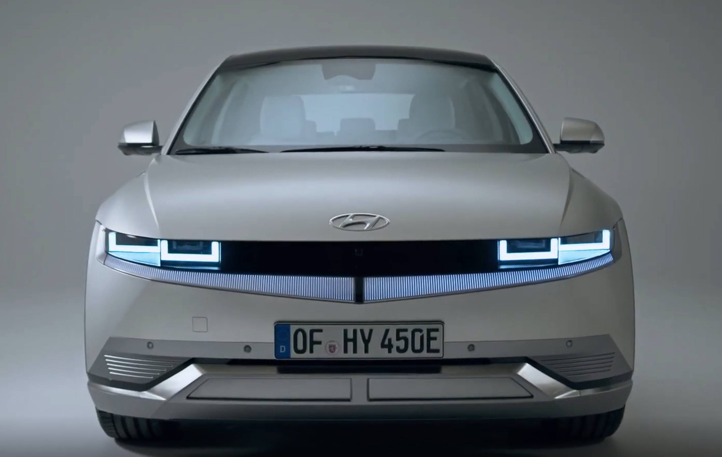 2022_Hyundai_Ioniq_5_Lights