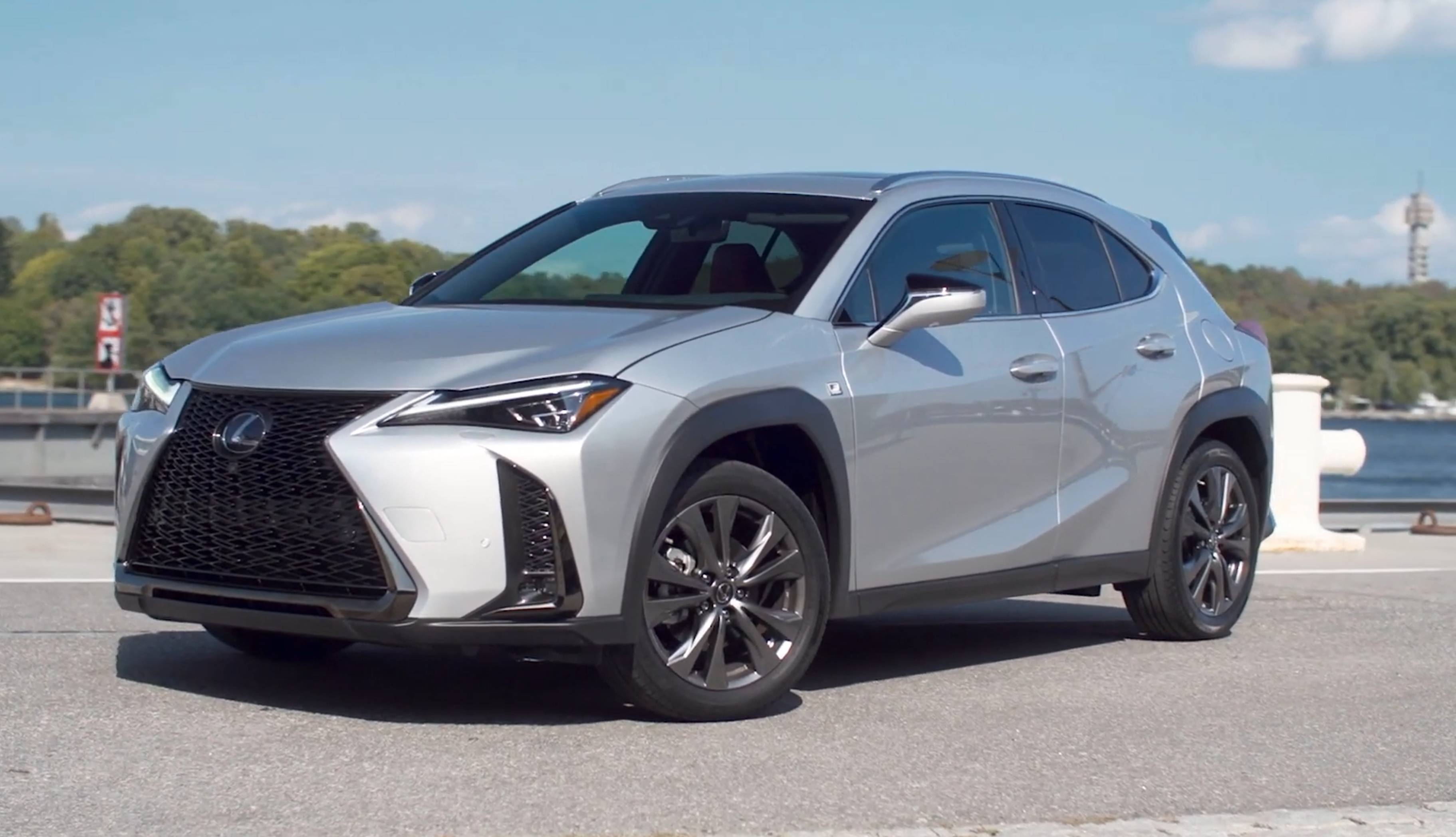 2020_Lexus_UX_200_F_Sport