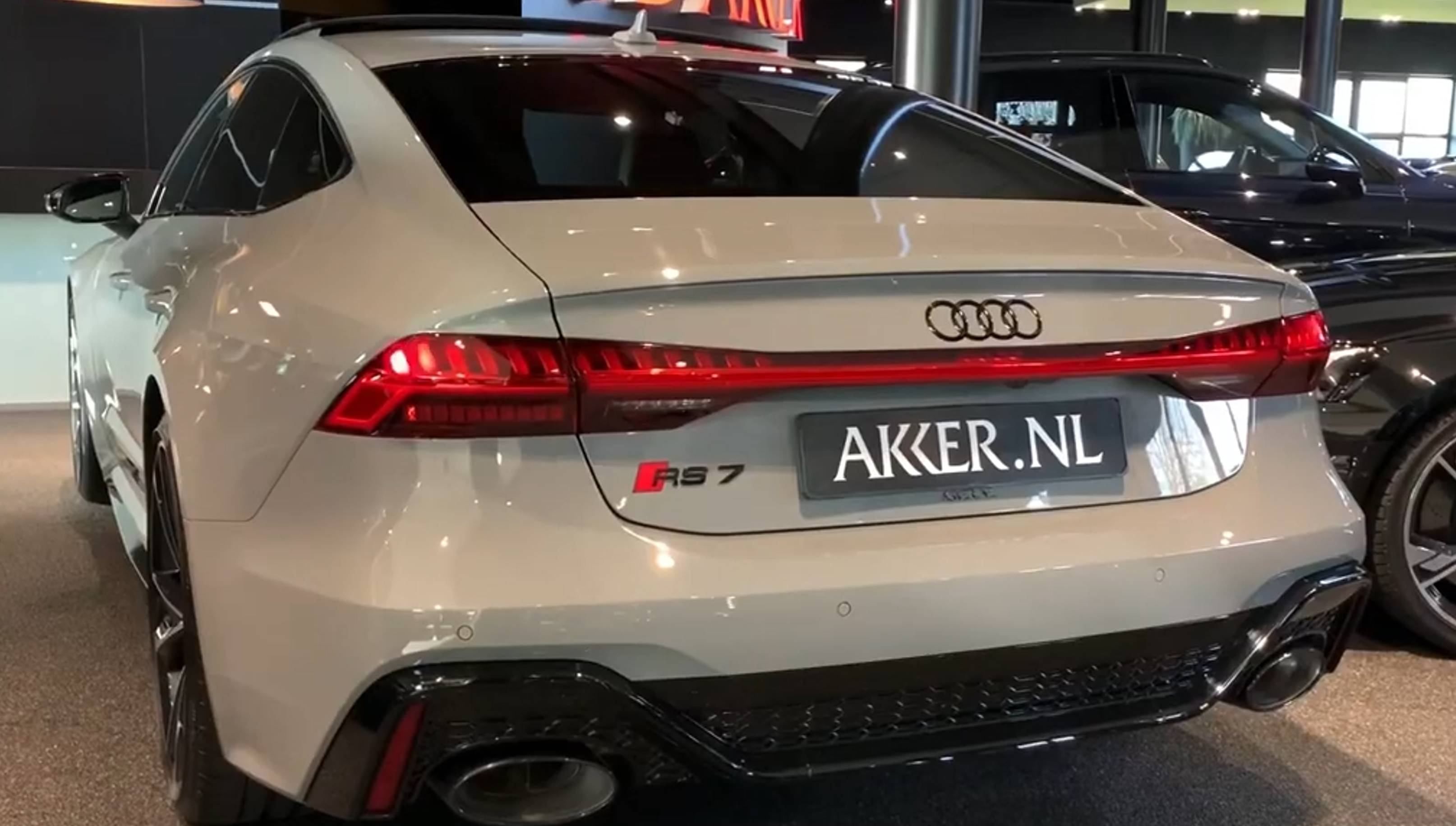 New Audi RS7 2020 Light shows