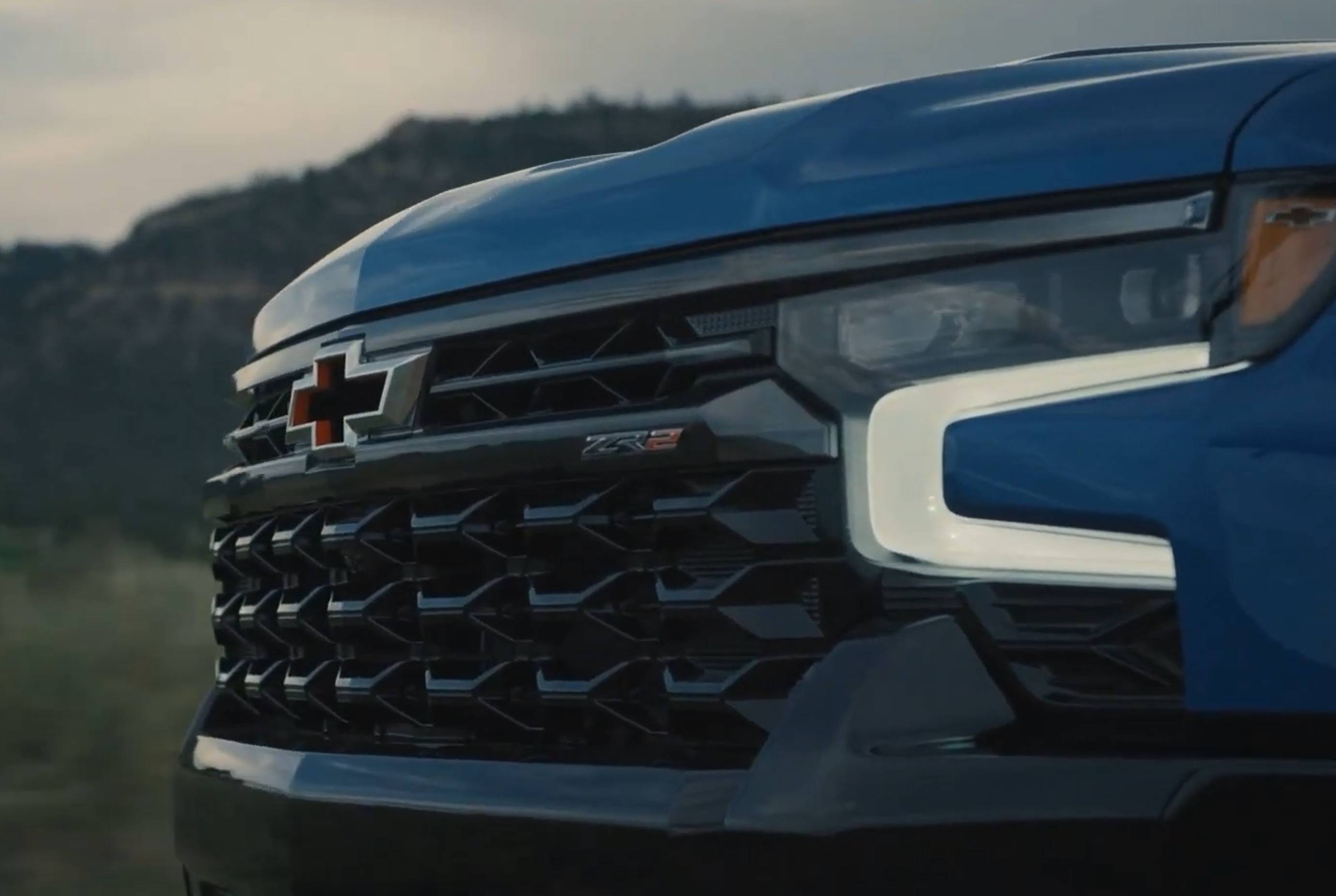 2022_Chevrolet_Silverado_Lights