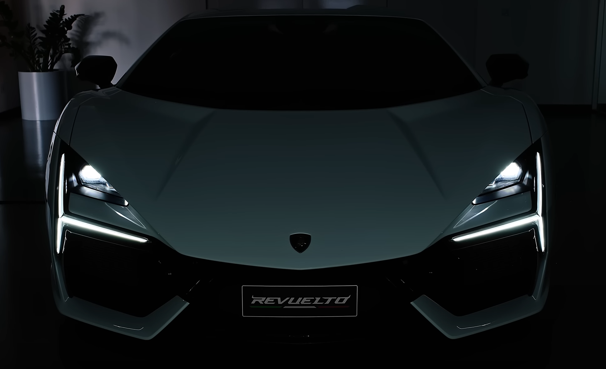 2024_Lamborghini_Revuelto