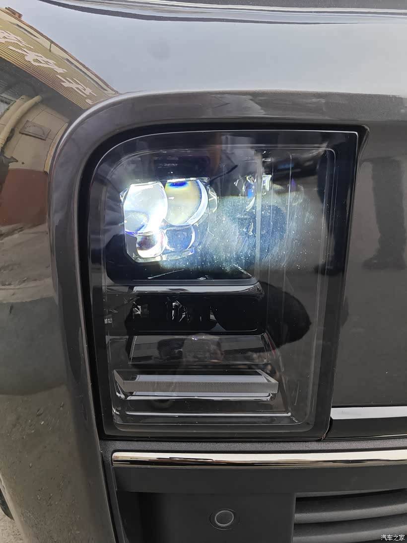 暗夜破晓！理想L7升级KUS四眼狐，解锁教科书级夜间照明效果