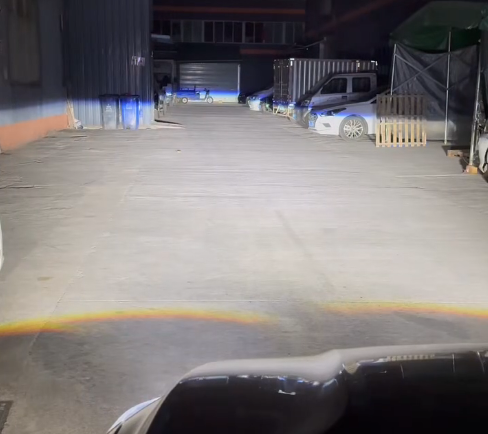 当夜色成为道路的挑战：为何专业改灯师频频推荐这个品牌？