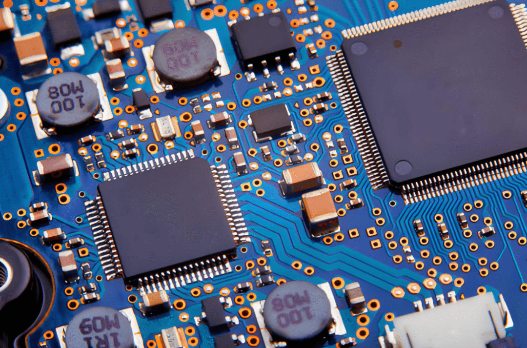 筑牢车载电子安全防线：AEC-Q102标准的冲击与行业变革