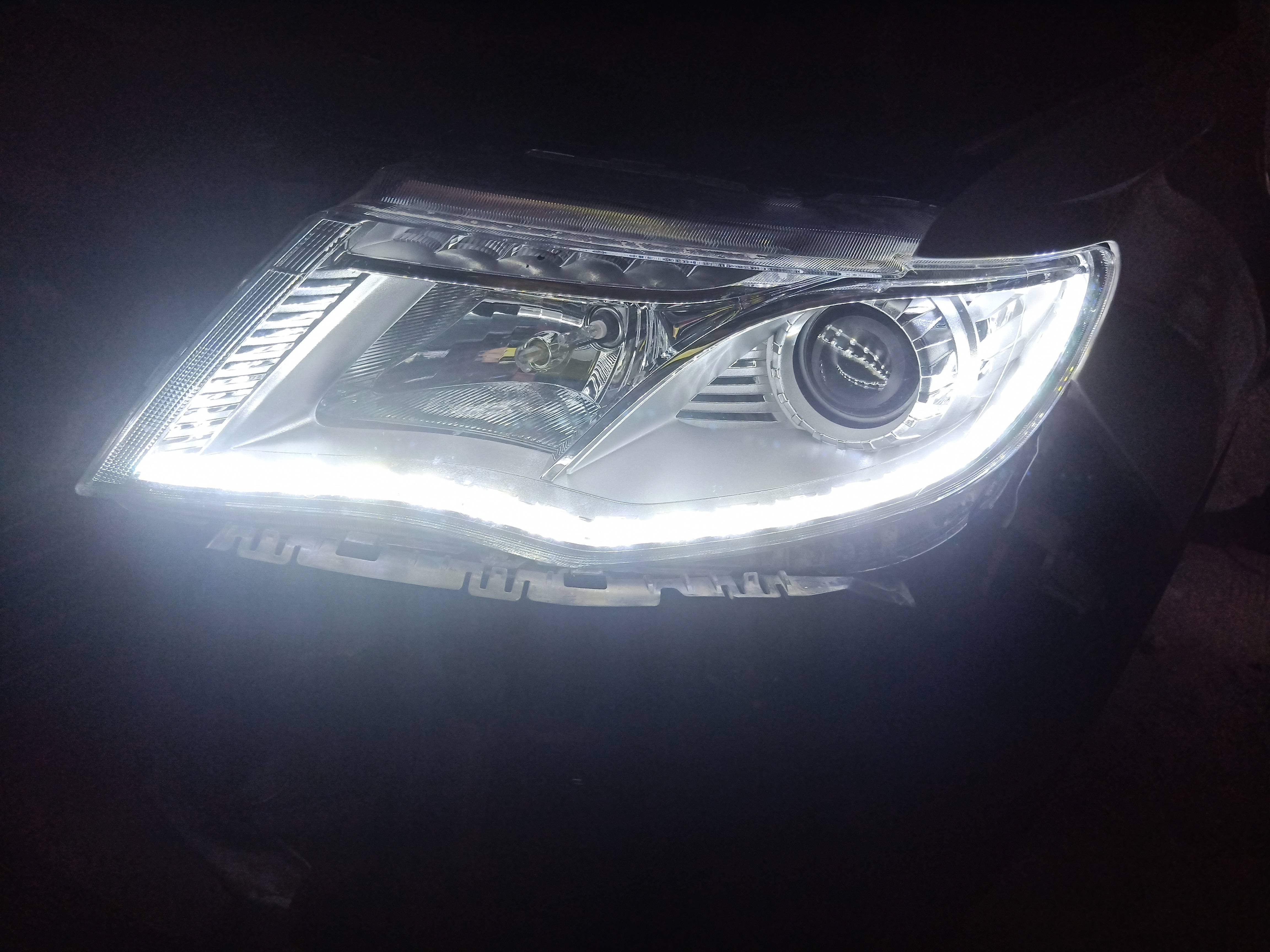 汽车前大灯不亮了怎么处理？