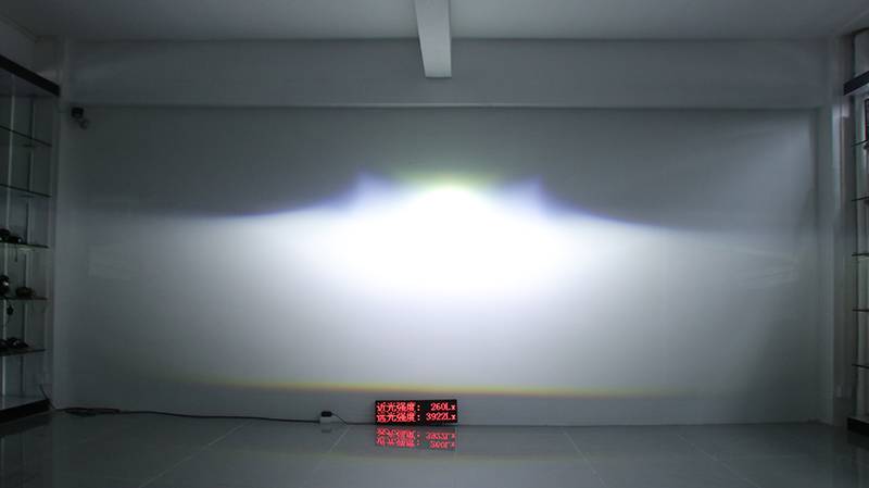 汽车前大灯怎么做提升？能过年审吗？